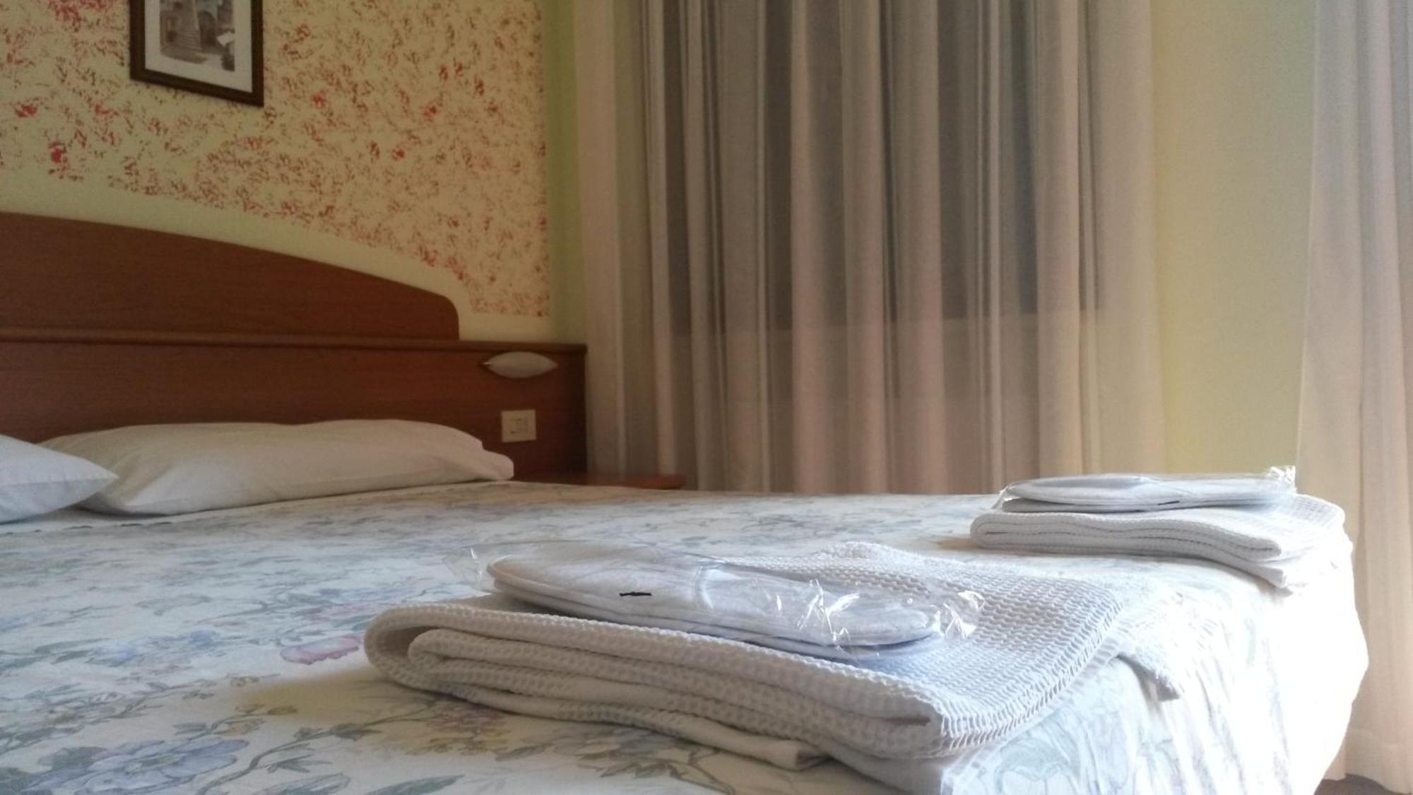 Albergo Al Castello Recoaro Terme Kamer foto