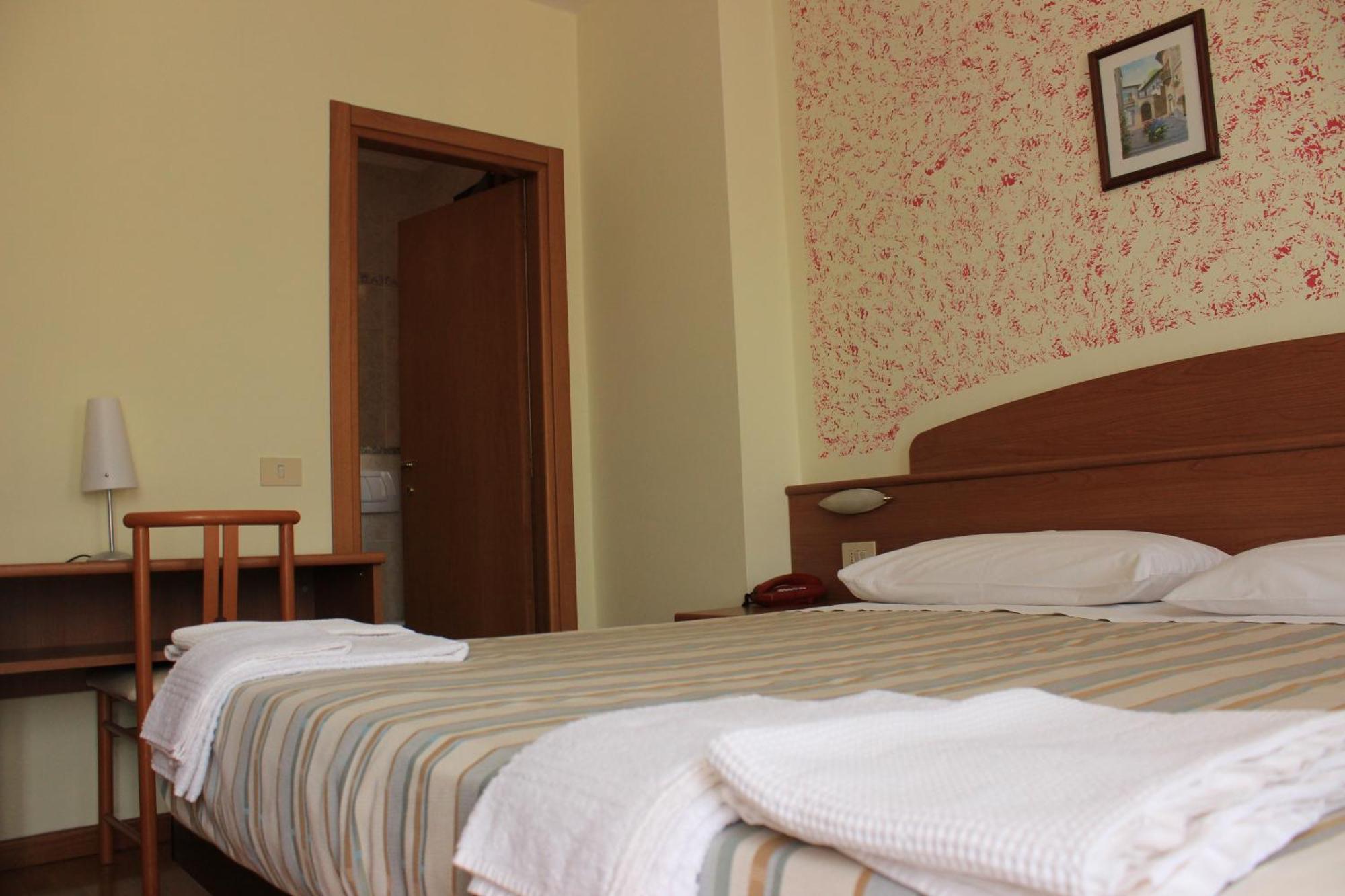 Albergo Al Castello Recoaro Terme Kamer foto